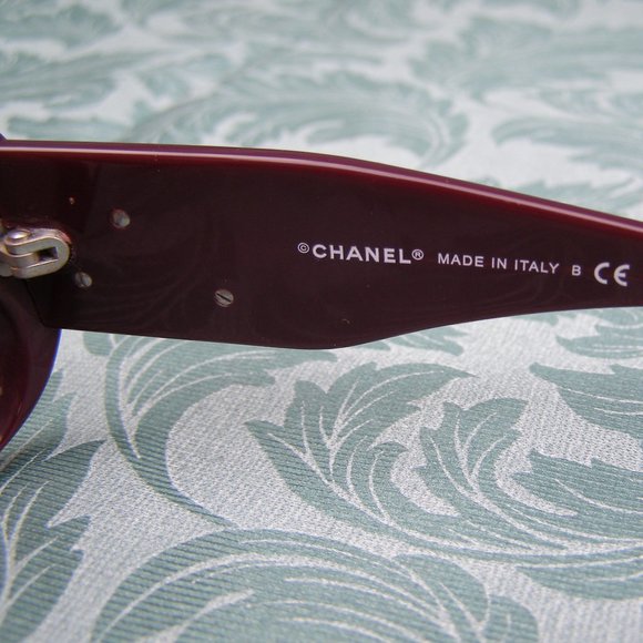 🗼💖 LIKE NEW CHANEL PURPLE SUNGLASSES w/Black Camelia detail - Picture 8 of 15